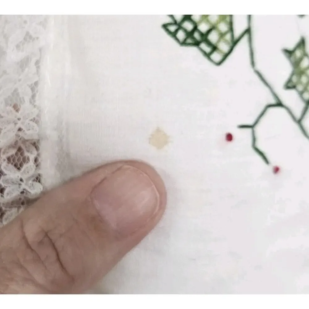 Lot Of 3 Vtg Embroidered Cross Stitch Christmas Santa Holly Linens Napkin Runner